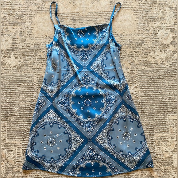 NWT F21 Scarf Print Dress - Picture 4 of 6